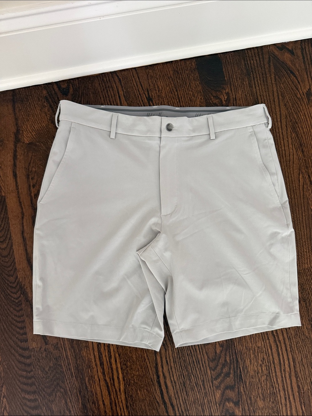 Walter Hagen Light Gray Flat-Front Golf Shorts